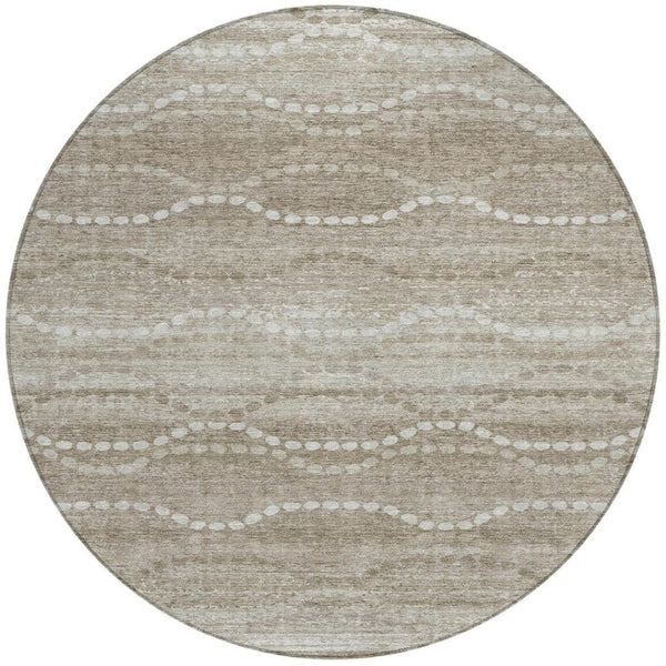 HomeRoots 8' Khaki and Ivory Round Rug - Stylish Ogee Pattern, Washable, Durable for Indoor/Outdoor Spaces 629667