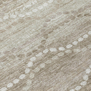 HomeRoots 8' Khaki and Ivory Round Rug - Stylish Ogee Pattern, Washable, Durable for Indoor/Outdoor Spaces 629667