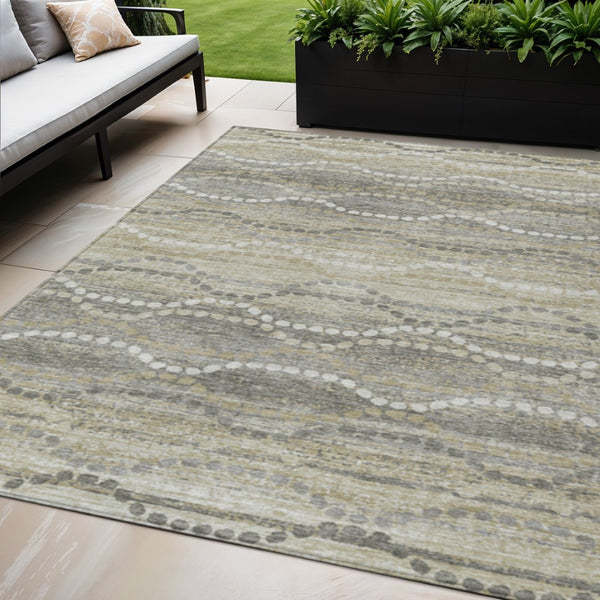 HomeRoots 5' Ogee Area Rug in Pewter and Ivory - Durable, Washable, Indoor/Outdoor Mat for Any Space 629672