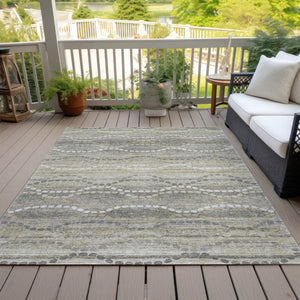 HomeRoots 5' Ogee Area Rug in Pewter and Ivory - Durable, Washable, Indoor/Outdoor Mat for Any Space 629672