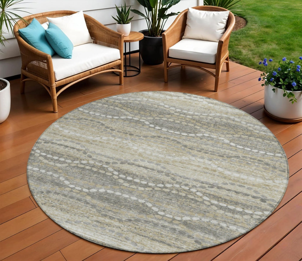 HomeRoots 8' Stylish Pewter and Ivory Round Ogee Rug – Durable, Machine Washable for Indoor & Outdoor Use! 629673