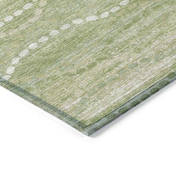 HomeRoots 8' Sage and Ivory Round Area Rug - Stylish Ogee Design, Washable, Durable for Indoor & Outdoor Use 629679
