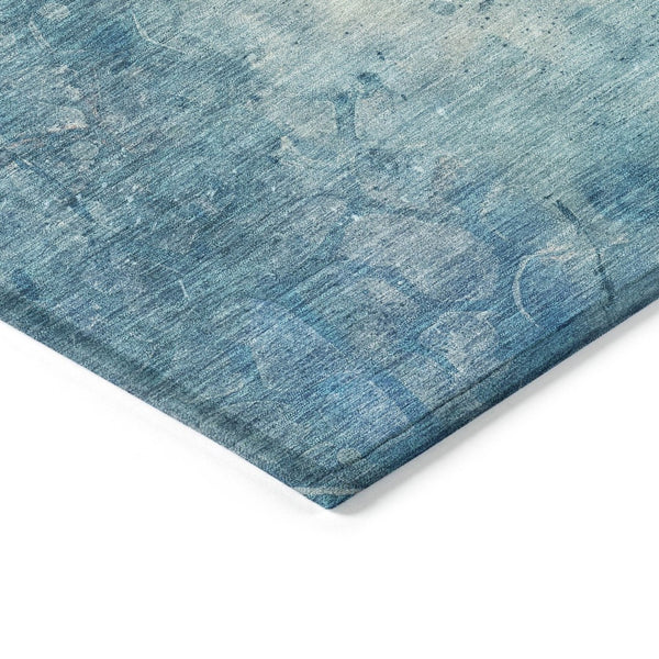 HomeRoots 8' Blue and Beige Round Abstract Area Rug - Machine Washable, Durable for Indoor & Outdoor Spaces 629727