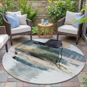 HomeRoots 8' Green and Ivory Round Area Rug – Stylish, Washable, Durable Design for Indoor & Outdoor Use 629769
