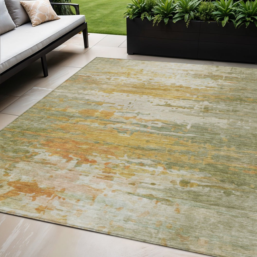 HomeRoots 5' Modern Artichoke Green & Gold Abstract Washable Area Rug for Indoor/Outdoor Style & Durability 629786