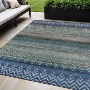 HomeRoots 5' Stylish Blue and Gray Geometric Washable Area Rug - Indoor/Outdoor, Durable, Stain-Resistant Design 630034
