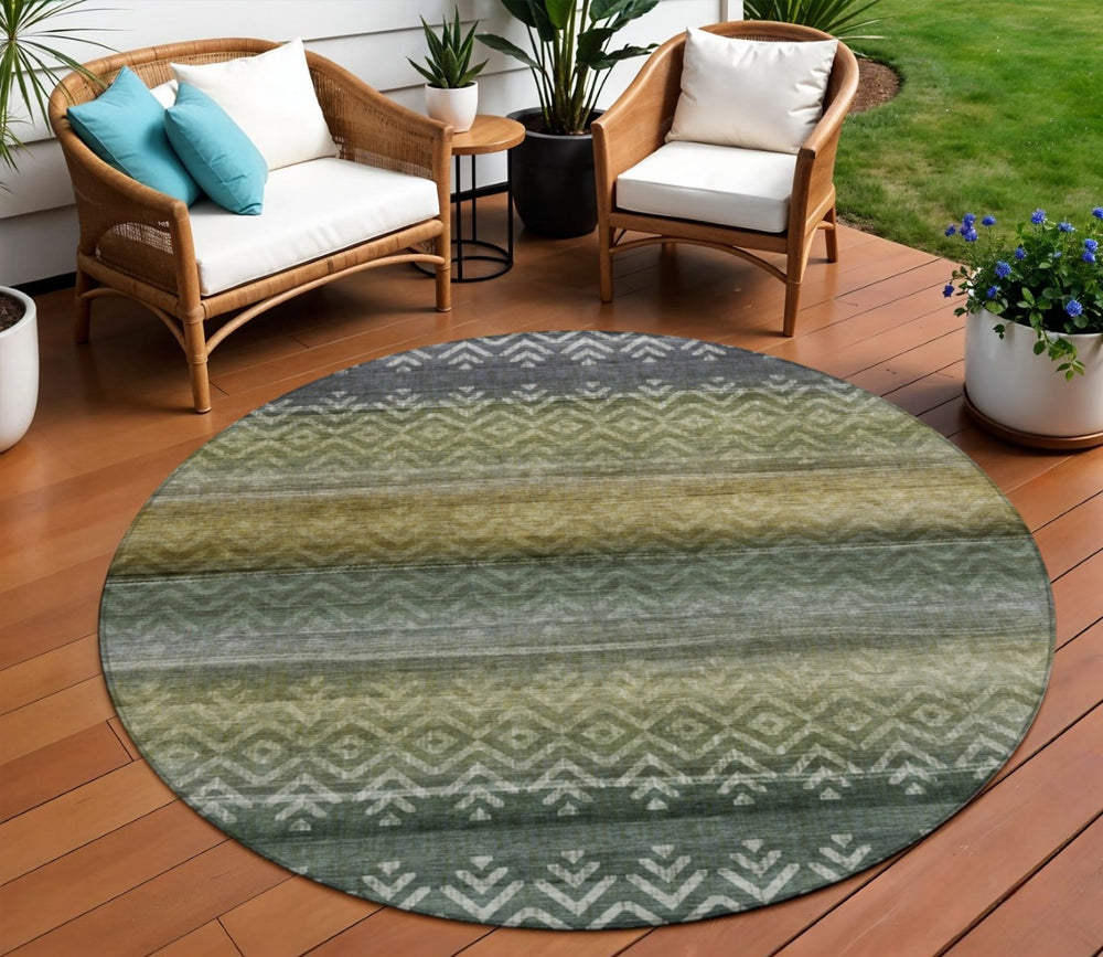 HomeRoots 8' Green and Gold Round Geometric Indoor Outdoor Area Rug - Washable, Durable, Stylish & Versatile 630041