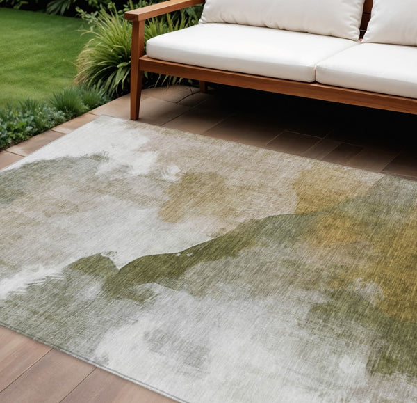 HomeRoots 8' X 10' Green and Gold Abstract Indoor Outdoor Rug - Durable, Washable, Modern Design for Any Space! 630066