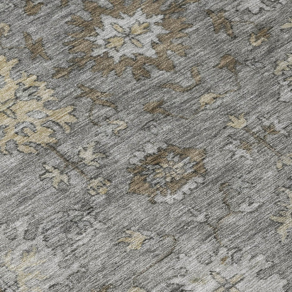 HomeRoots 8' Elegant Pewter and Gold Round Floral Rug – Washable, Durable, Perfect for Indoor & Outdoor Spaces! 630245