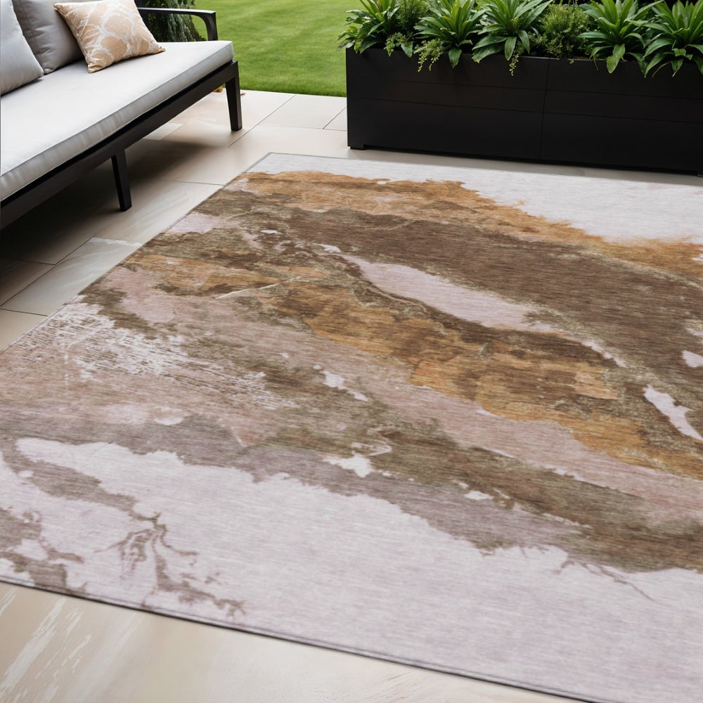 HomeRoots 5' Abstract Brown and Silver Washable Area Rug for Indoor and Outdoor Use - Durable and Stylish 630334