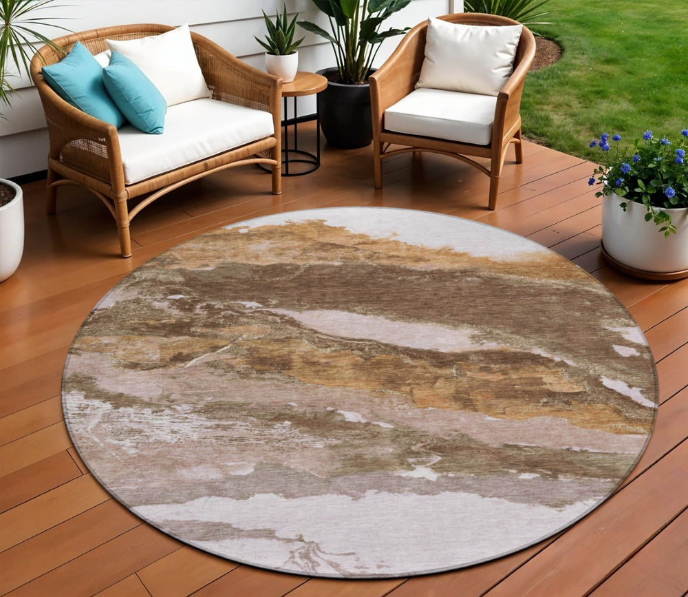 HomeRoots 8' Brown and Silver Round Abstract Rug – Washable, Stain-Resistant, Ideal for Indoor/Outdoor Spaces 630335