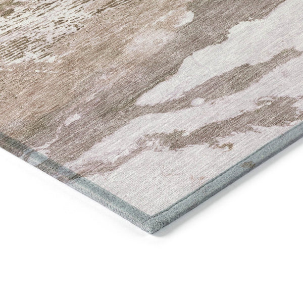 HomeRoots 8' Brown and Silver Round Abstract Rug – Washable, Stain-Resistant, Ideal for Indoor/Outdoor Spaces 630335