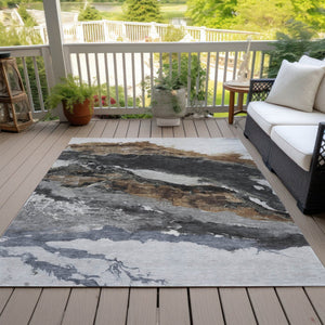 HomeRoots 5' Modern Gray and Silver Abstract Washable Area Rug for Indoor/Outdoor High-Traffic Spaces 630346