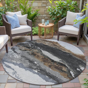 HomeRoots 8' Gray and Silver Round Abstract Rug - Stylish, Washable Indoor/Outdoor Area Rug for High-Traffic Use 630347