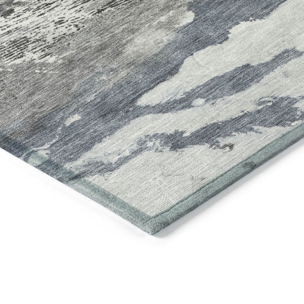 HomeRoots 8' Gray and Silver Round Abstract Rug - Stylish, Washable Indoor/Outdoor Area Rug for High-Traffic Use 630347