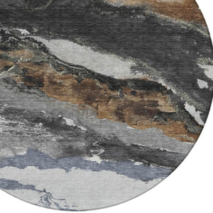 HomeRoots 8' Gray and Silver Round Abstract Rug - Stylish, Washable Indoor/Outdoor Area Rug for High-Traffic Use 630347