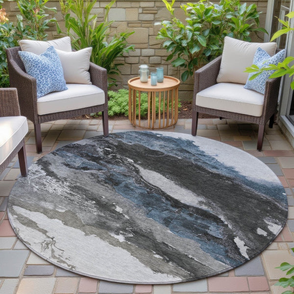 HomeRoots 8' Contemporary Pewter and Silver Round Abstract Rug - Stylish, Washable, Indoor/Outdoor Versatility 630353