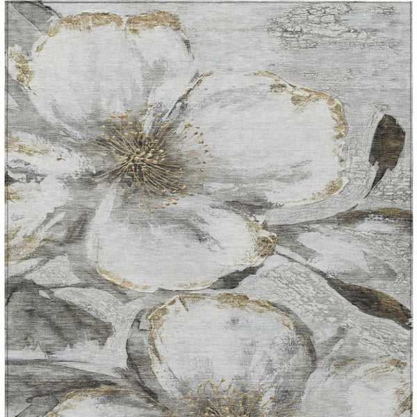 HomeRoots 5' X 8' Elegant Silver Gray & Beige Floral Area Rug – Washable, Durable for Indoor & Outdoor Use! 630358