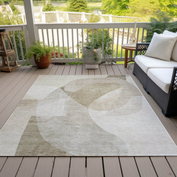 HomeRoots 5' Stylish Beige and Taupe Abstract Area Rug - Durable, Washable, Perfect for Indoor and Outdoor Use 5' X 8' 630430