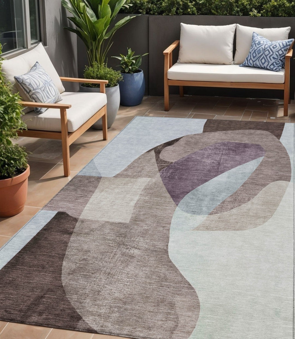 HomeRoots 5' Brown and Taupe Abstract Area Rug – Stylish, Washable, Durable for Indoor and Outdoor Spaces 5' X 8' 630442