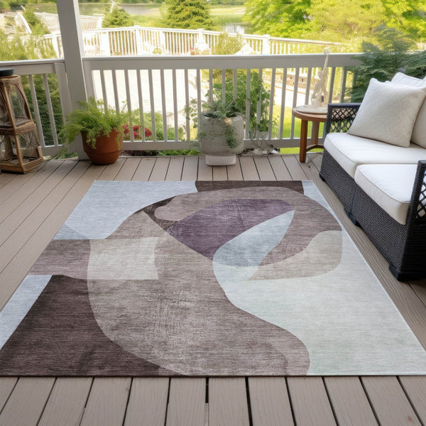 HomeRoots 5' Brown and Taupe Abstract Area Rug – Stylish, Washable, Durable for Indoor and Outdoor Spaces 8' X 10' 630444