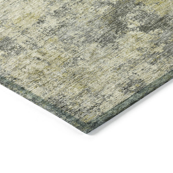 HomeRoots 5' Contemporary Pewter and Beige Abstract Area Rug - Washable, Indoor/Outdoor, Durable Design 8' Round 630533