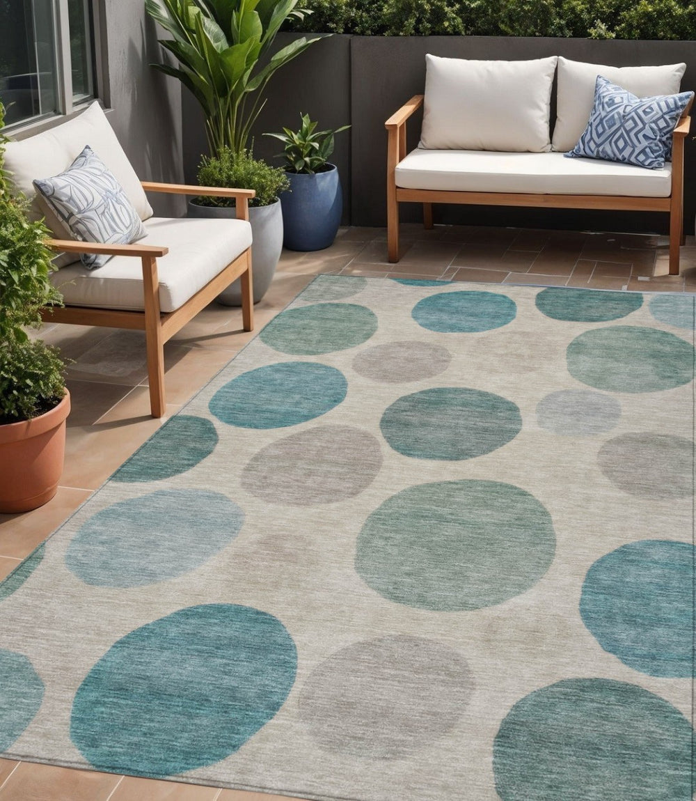 HomeRoots 5' Modern Geometric Area Rug in Teal Blue, Ivory, and Pale Aqua – Washable Indoor/Outdoor Design 5' X 8' 630592