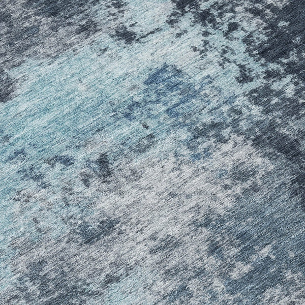 HomeRoots 5' Blue and Ivory Abstract Area Rug - Durable, Machine Washable for Indoor and Outdoor Spaces 5' X 8' 630640