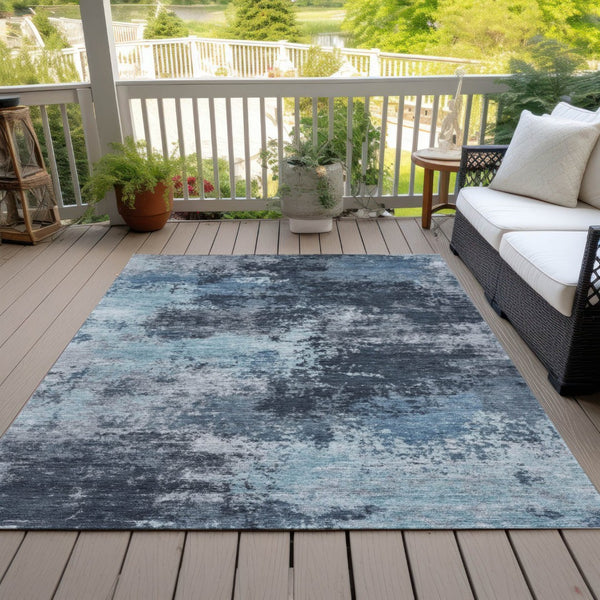 HomeRoots 5' Blue and Ivory Abstract Area Rug - Durable, Machine Washable for Indoor and Outdoor Spaces 5' X 8' 630640