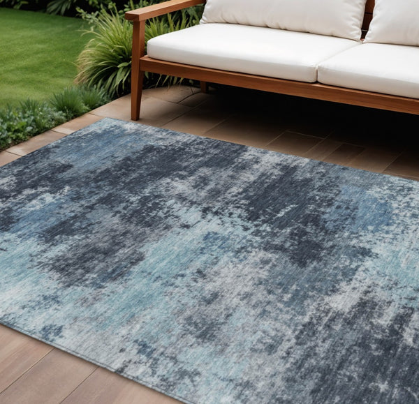 HomeRoots 5' Blue and Ivory Abstract Area Rug - Durable, Machine Washable for Indoor and Outdoor Spaces 8' X 10' 630642