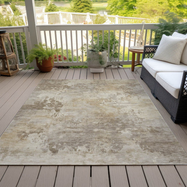 HomeRoots 5' Durable Tan and Beige Abstract Washable Area Rug for Versatile Indoor and Outdoor Spaces 5' X 8' 630892