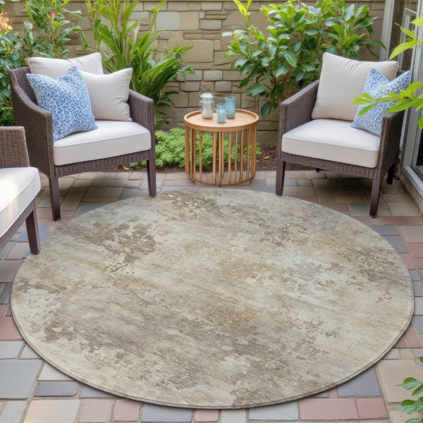 HomeRoots 5' Durable Tan and Beige Abstract Washable Area Rug for Versatile Indoor and Outdoor Spaces 8' Round 630893
