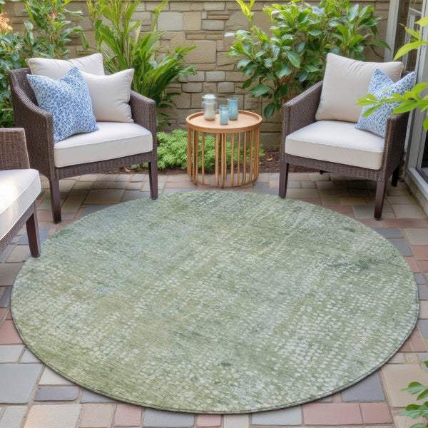 HomeRoots 5' Green and Ivory Abstract Area Rug - Stylish Washable Indoor/Outdoor Rug for High-Traffic Spaces 8' Round 631067