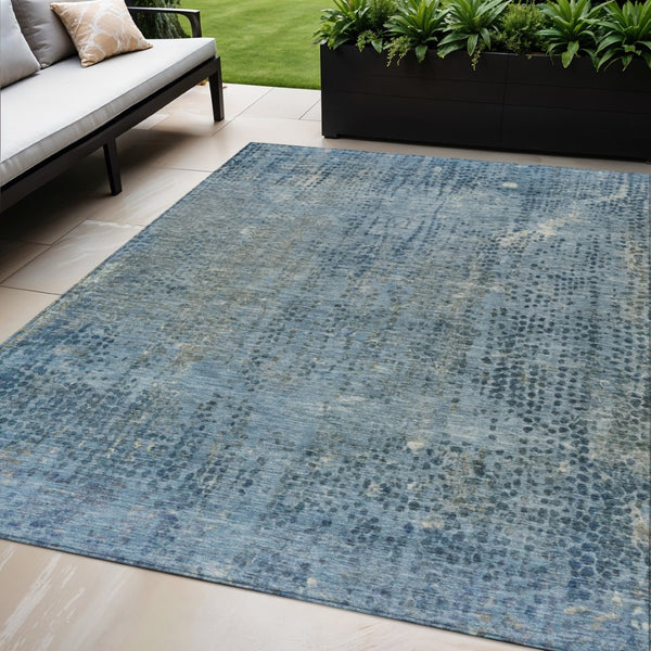 HomeRoots 5' Blue and Ivory Abstract Area Rug - Stylish, Washable Design Perfect for Indoor and Outdoor Spaces 5' X 8' 631090