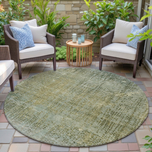HomeRoots 5' Green and Ivory Abstract Washable Area Rug - Versatile Indoor/Outdoor Design for Modern Spaces 8' Round 631097