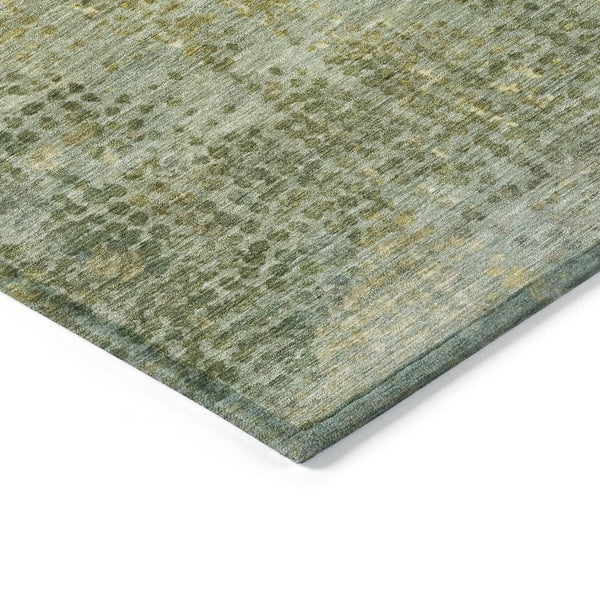 HomeRoots 5' Green and Ivory Abstract Washable Area Rug - Versatile Indoor/Outdoor Design for Modern Spaces 8' Round 631097
