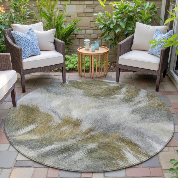 HomeRoots 5' Modern Pewter and Silver Abstract Washable Area Rug for Stylish Indoor and Outdoor Spaces 8' Round 631349