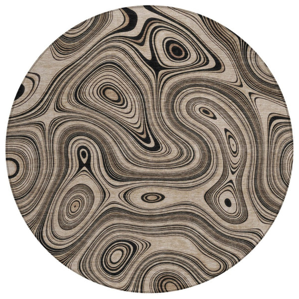 HomeRoots 5' Beige and Charcoal Geometric Washable Area Rug for Indoor and Outdoor High-Traffic Use 8' Round 631367