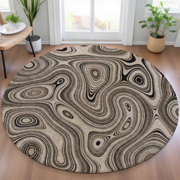 HomeRoots 5' Beige and Charcoal Geometric Washable Area Rug for Indoor and Outdoor High-Traffic Use 8' Round 631367