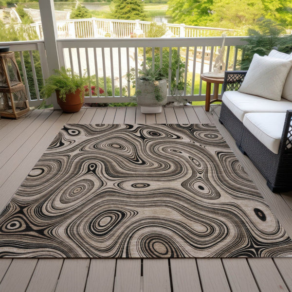 HomeRoots 5' Beige and Charcoal Geometric Washable Area Rug for Indoor and Outdoor High-Traffic Use 10' X 14' 631370