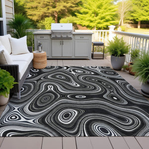 HomeRoots 5' Modern Black and Ivory Geometric Washable Area Rug for Indoor and Outdoor High-Traffic Spaces 5' X 8' 631372