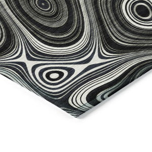 HomeRoots 5' Modern Black and Ivory Geometric Washable Area Rug for Indoor and Outdoor High-Traffic Spaces 8' Round 631373