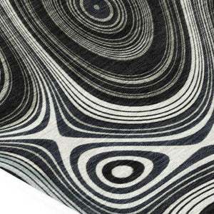 HomeRoots 5' Modern Black and Ivory Geometric Washable Area Rug for Indoor and Outdoor High-Traffic Spaces 8' Round 631373