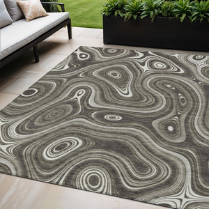 HomeRoots 5' Stylish Gray and Ivory Geometric Area Rug - Durable, Washable Design for Indoor and Outdoor Use 5' X 8' 631384