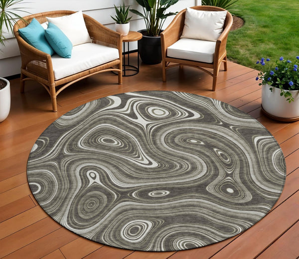 HomeRoots 5' Stylish Gray and Ivory Geometric Area Rug - Durable, Washable Design for Indoor and Outdoor Use 8' Round 631385