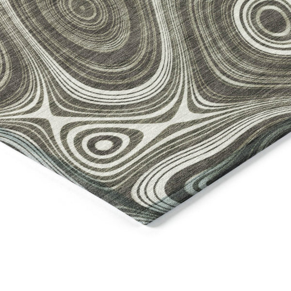 HomeRoots 5' Stylish Gray and Ivory Geometric Area Rug - Durable, Washable Design for Indoor and Outdoor Use 8' Round 631385