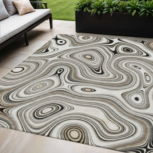 HomeRoots 5' Ivory and Charcoal Geometric Indoor Outdoor Area Rug – Durable, Washable, Modern Design for Any Space 5' X 8' 631390