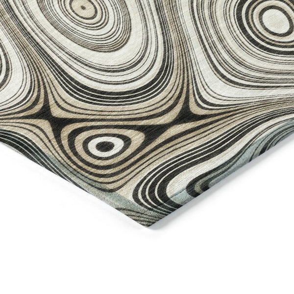 HomeRoots 5' Ivory and Charcoal Geometric Indoor Outdoor Area Rug – Durable, Washable, Modern Design for Any Space 8' Round 631391