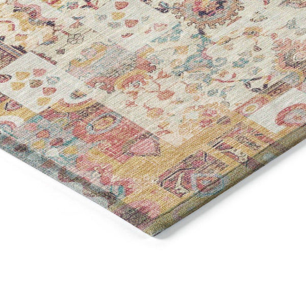 HomeRoots 5' Pink and Ivory Patchwork Area Rug - Stylish, Durable, Washable Design for Indoor & Outdoor Use 8' Round 631433