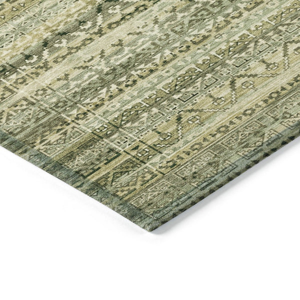 HomeRoots 5' Stylish Green and Beige Striped Washable Area Rug for Indoor or Outdoor High-Traffic Spaces 8' Round 631493